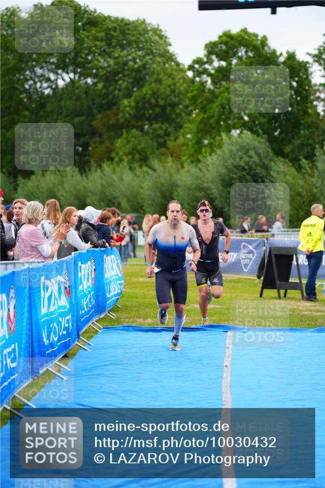 30.08.2026 - Elbe Triathlon Hamburg LAZAROV Photography http://msf.ph/oto/10030432 30.08.2026 10:18:04 Ziel 268, 411 meine-sportfotos.de