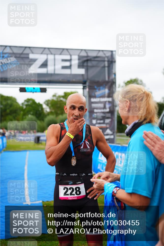30.08.2026 - Elbe Triathlon Hamburg LAZAROV Photography http://msf.ph/oto/10030455 30.08.2026 10:18:27 Ziel  meine-sportfotos.de