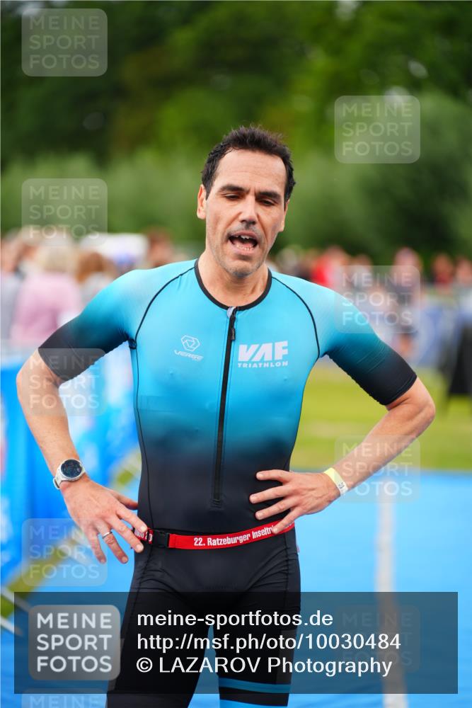 30.08.2026 - Elbe Triathlon Hamburg LAZAROV Photography http://msf.ph/oto/10030484 30.08.2026 10:19:14 Ziel 211 meine-sportfotos.de