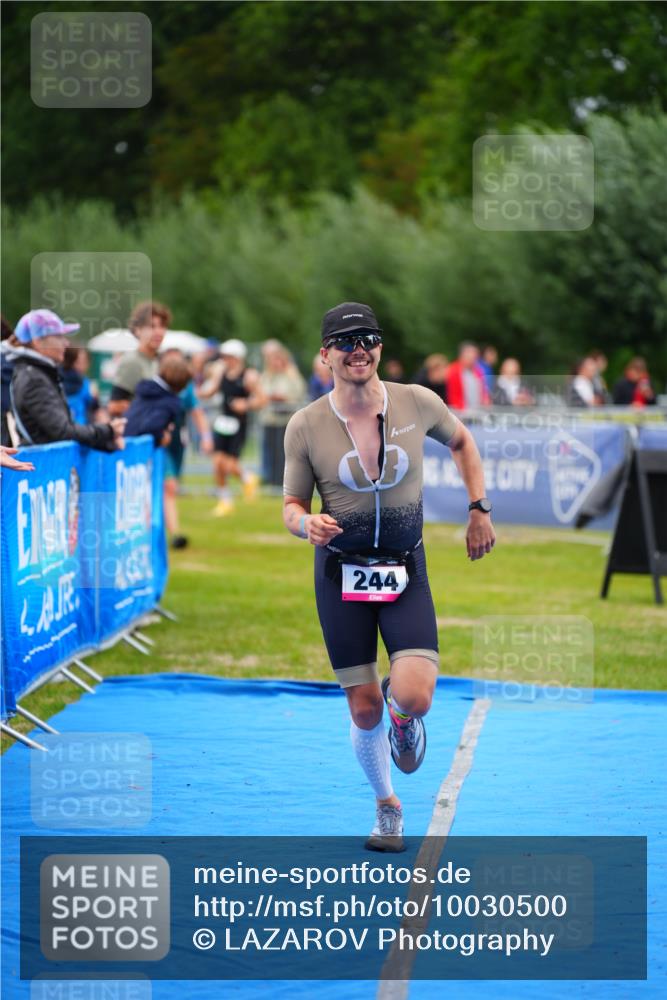 30.08.2026 - Elbe Triathlon Hamburg LAZAROV Photography http://msf.ph/oto/10030500 30.08.2026 10:20:05 Ziel 244 meine-sportfotos.de