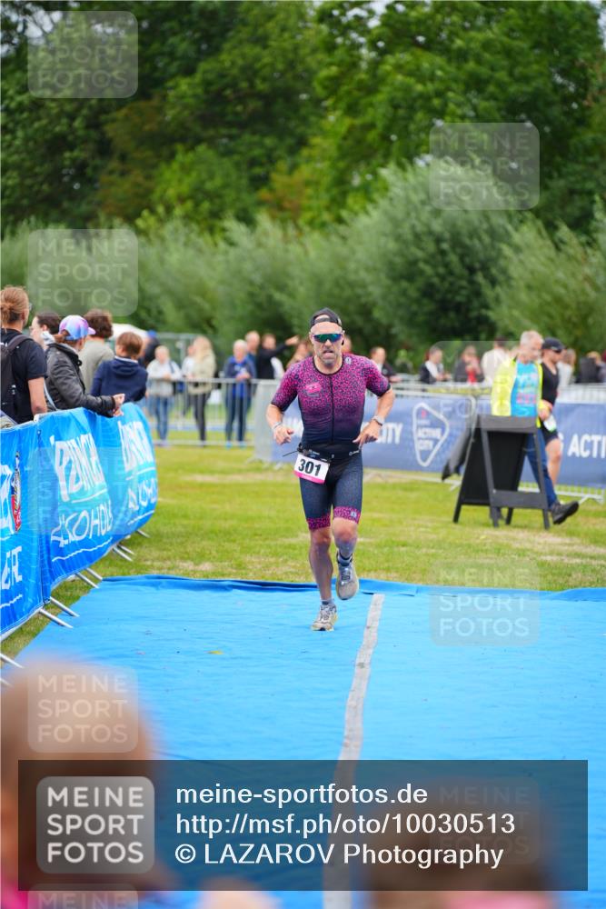 30.08.2026 - Elbe Triathlon Hamburg LAZAROV Photography http://msf.ph/oto/10030513 30.08.2026 10:20:56 Ziel 301 meine-sportfotos.de
