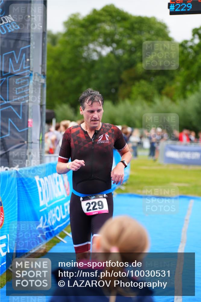 30.08.2026 - Elbe Triathlon Hamburg LAZAROV Photography http://msf.ph/oto/10030531 30.08.2026 10:21:11 Ziel 229 meine-sportfotos.de