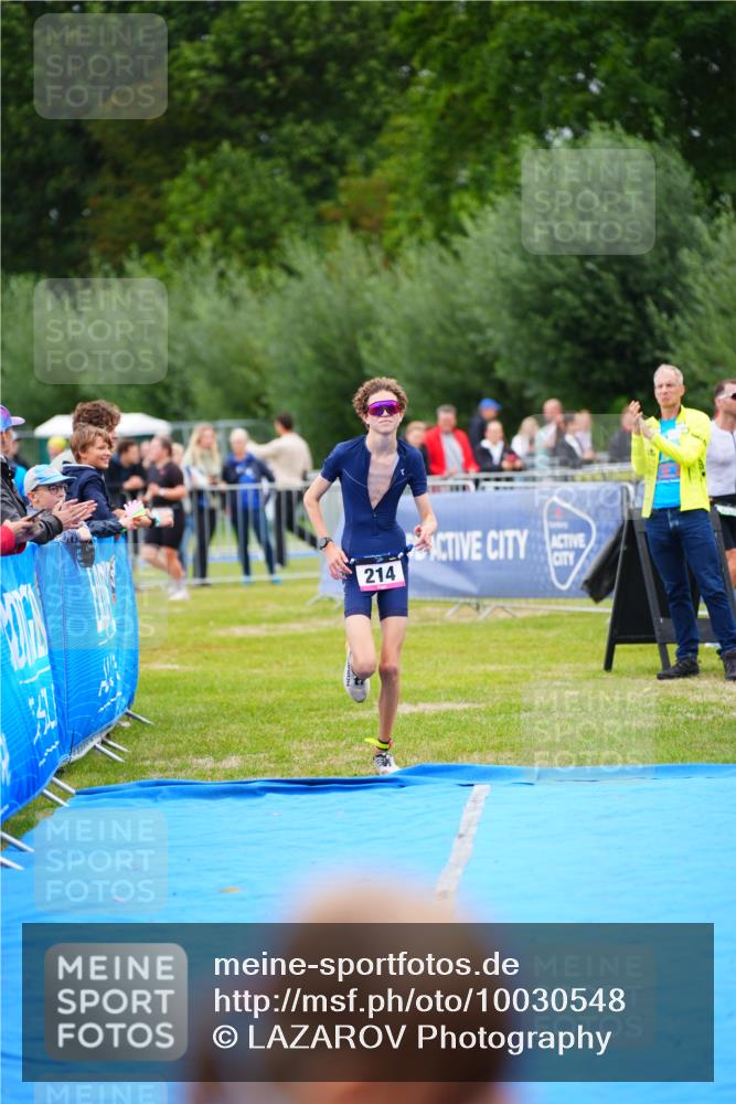 30.08.2026 - Elbe Triathlon Hamburg LAZAROV Photography http://msf.ph/oto/10030548 30.08.2026 10:21:58 Ziel 214 meine-sportfotos.de