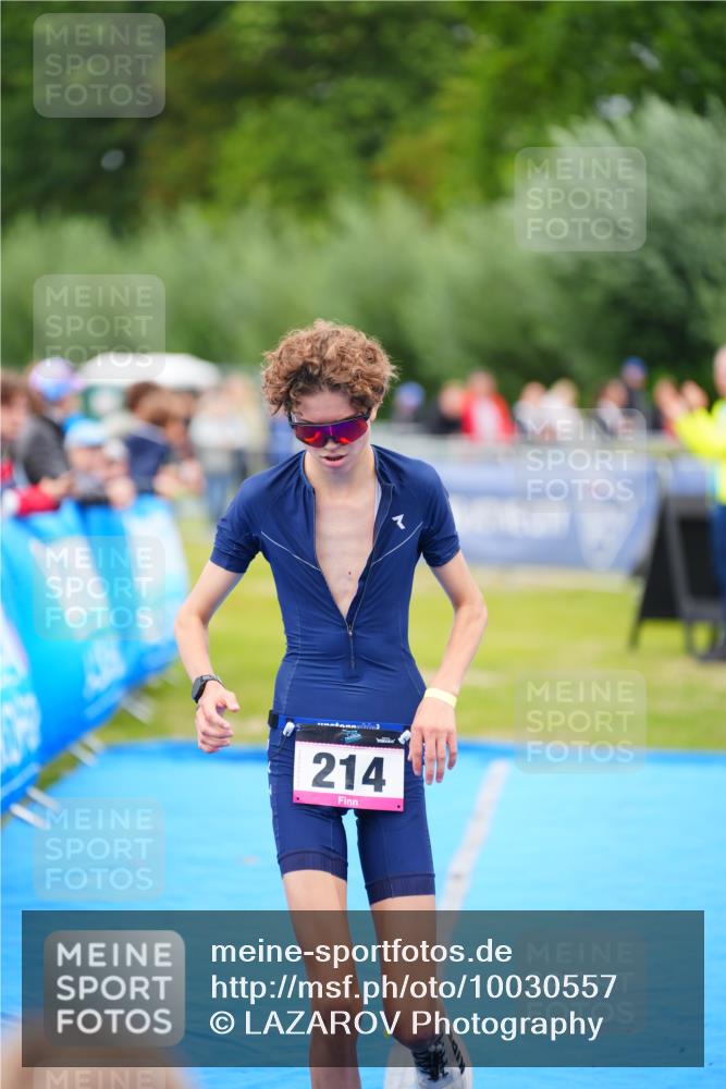 30.08.2026 - Elbe Triathlon Hamburg LAZAROV Photography http://msf.ph/oto/10030557 30.08.2026 10:22:00 Ziel 214 meine-sportfotos.de