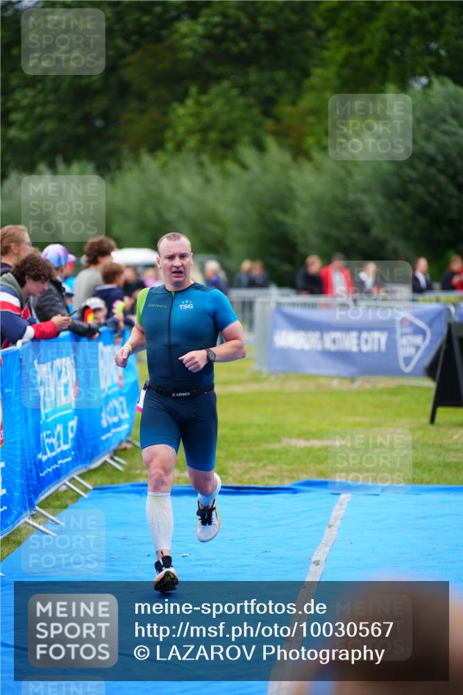 30.08.2026 - Elbe Triathlon Hamburg LAZAROV Photography http://msf.ph/oto/10030567 30.08.2026 10:22:28 Ziel 200 meine-sportfotos.de