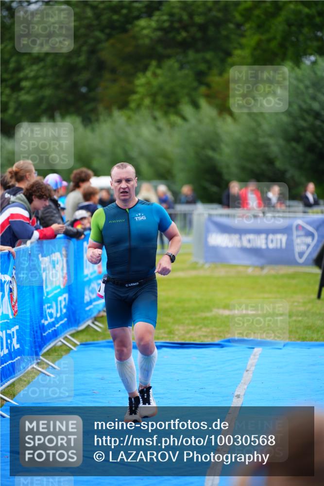 30.08.2026 - Elbe Triathlon Hamburg LAZAROV Photography http://msf.ph/oto/10030568 30.08.2026 10:22:28 Ziel 200 meine-sportfotos.de