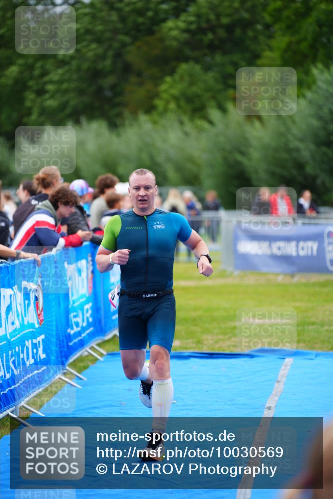 30.08.2026 - Elbe Triathlon Hamburg LAZAROV Photography http://msf.ph/oto/10030569 30.08.2026 10:22:28 Ziel 200 meine-sportfotos.de
