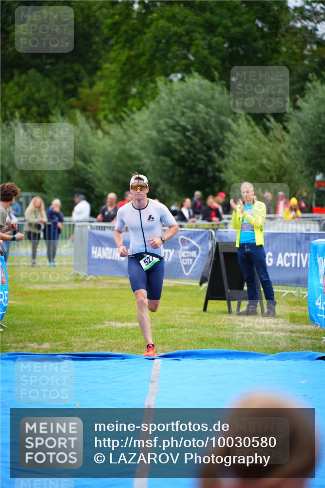 30.08.2026 - Elbe Triathlon Hamburg LAZAROV Photography http://msf.ph/oto/10030580 30.08.2026 10:25:01 Ziel 258, 527 meine-sportfotos.de