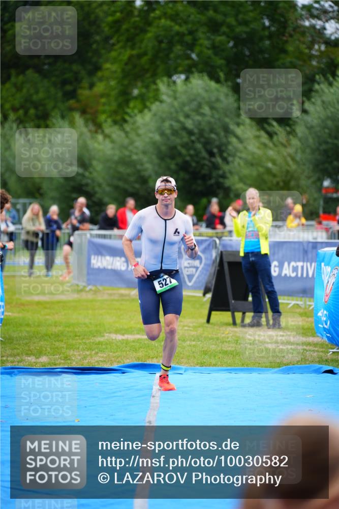 30.08.2026 - Elbe Triathlon Hamburg LAZAROV Photography http://msf.ph/oto/10030582 30.08.2026 10:25:01 Ziel 258, 527 meine-sportfotos.de