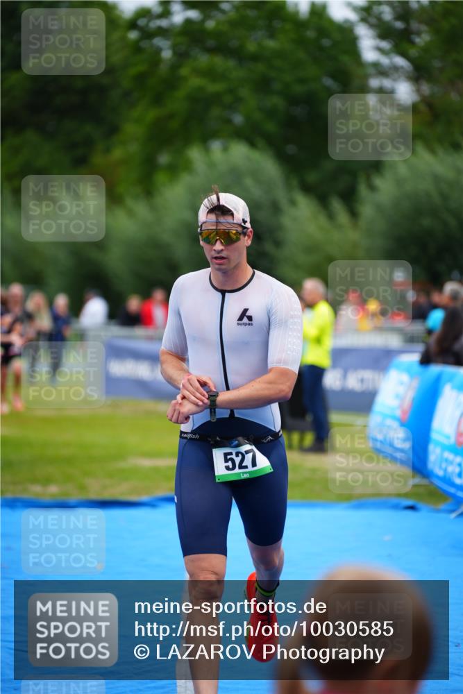 30.08.2026 - Elbe Triathlon Hamburg LAZAROV Photography http://msf.ph/oto/10030585 30.08.2026 10:25:03 Ziel 258, 527 meine-sportfotos.de