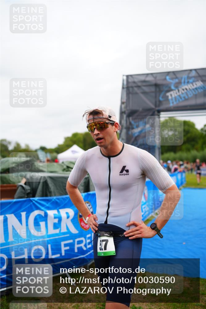 30.08.2026 - Elbe Triathlon Hamburg LAZAROV Photography http://msf.ph/oto/10030590 30.08.2026 10:25:06 Ziel 258, 527 meine-sportfotos.de