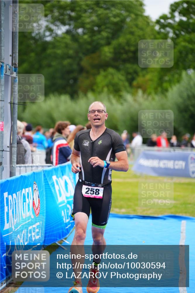 30.08.2026 - Elbe Triathlon Hamburg LAZAROV Photography http://msf.ph/oto/10030594 30.08.2026 10:25:10 Ziel 258 meine-sportfotos.de