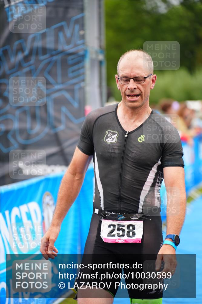 30.08.2026 - Elbe Triathlon Hamburg LAZAROV Photography http://msf.ph/oto/10030599 30.08.2026 10:25:13 Ziel 258 meine-sportfotos.de