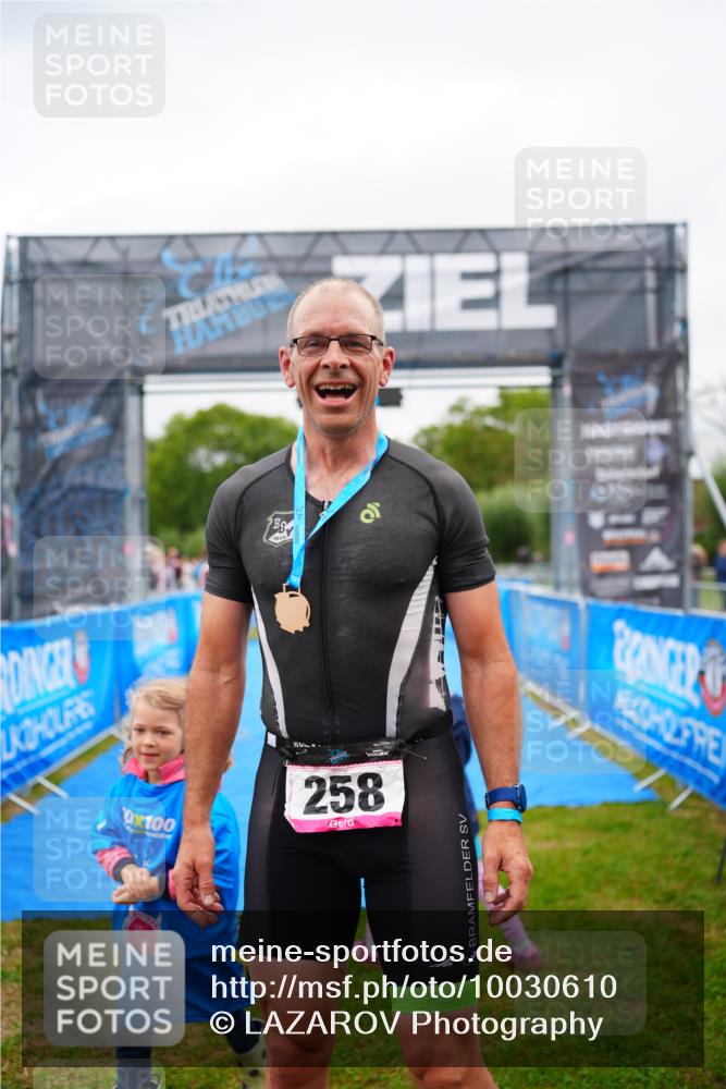 30.08.2026 - Elbe Triathlon Hamburg LAZAROV Photography http://msf.ph/oto/10030610 30.08.2026 10:25:23 Ziel  meine-sportfotos.de