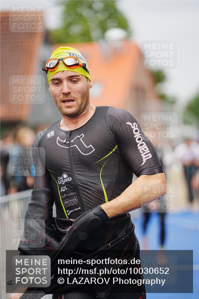 30.08.2026 - Elbe Triathlon Hamburg LAZAROV Photography http://msf.ph/oto/10030652 30.08.2026 08:23:46 Schwimmen 189, 190, 207, 213, 217, 226 meine-sportfotos.de