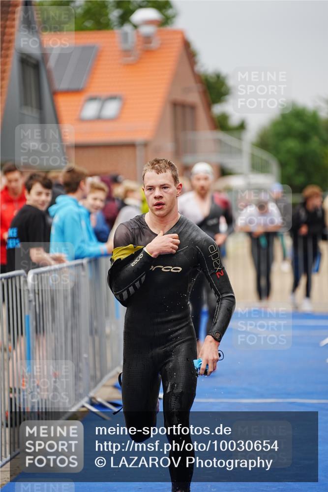 30.08.2026 - Elbe Triathlon Hamburg LAZAROV Photography http://msf.ph/oto/10030654 30.08.2026 08:23:47 Schwimmen 189, 190, 207, 213, 217, 226 meine-sportfotos.de