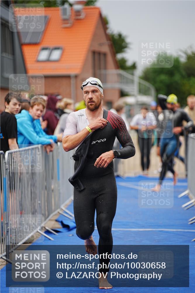 30.08.2026 - Elbe Triathlon Hamburg LAZAROV Photography http://msf.ph/oto/10030658 30.08.2026 08:23:49 Schwimmen 189, 190, 207, 213, 217, 226 meine-sportfotos.de