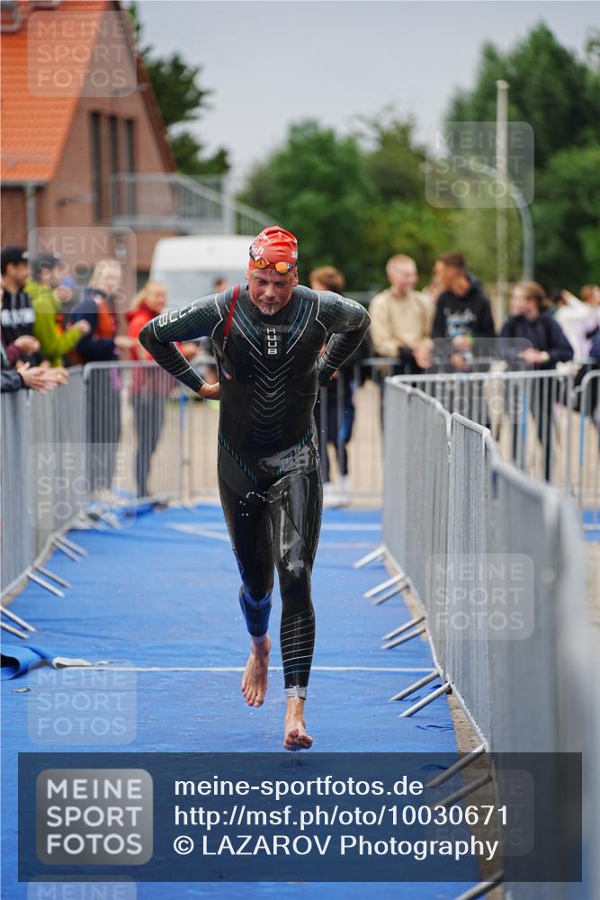 30.08.2026 - Elbe Triathlon Hamburg LAZAROV Photography http://msf.ph/oto/10030671 30.08.2026 08:24:37 Schwimmen 218, 247 meine-sportfotos.de