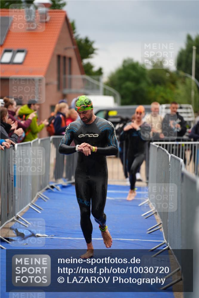 30.08.2026 - Elbe Triathlon Hamburg LAZAROV Photography http://msf.ph/oto/10030720 30.08.2026 08:27:33 Schwimmen 181, 232, 238, 240 meine-sportfotos.de