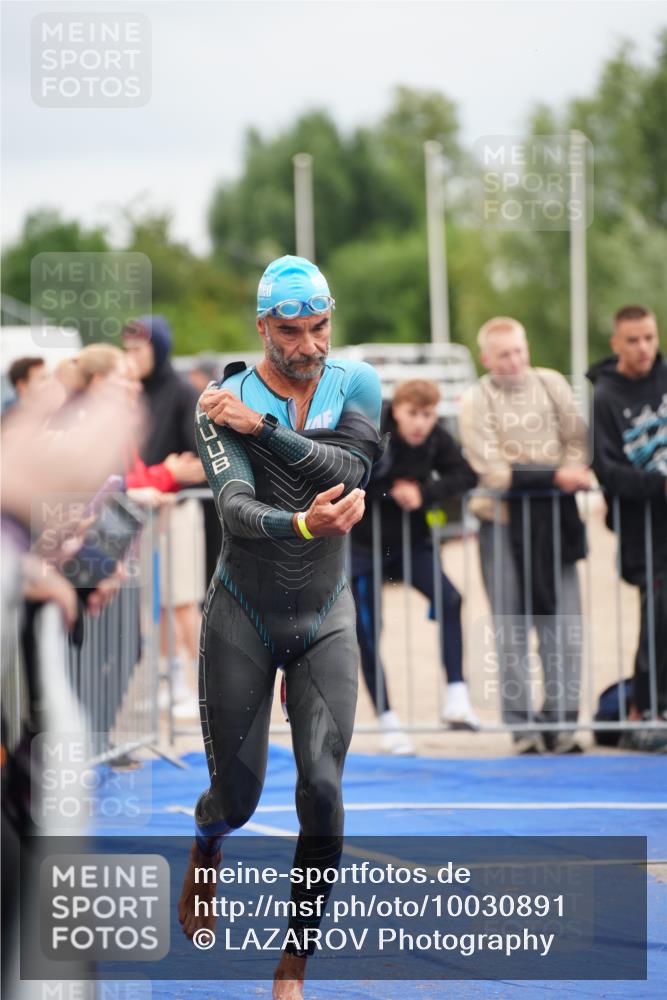 30.08.2026 - Elbe Triathlon Hamburg LAZAROV Photography http://msf.ph/oto/10030891 30.08.2026 08:30:39 Schwimmen 212 meine-sportfotos.de