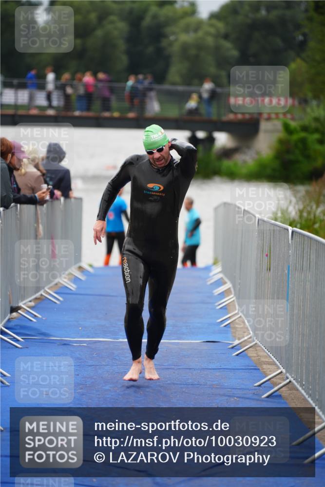 30.08.2026 - Elbe Triathlon Hamburg LAZAROV Photography http://msf.ph/oto/10030923 30.08.2026 08:30:57 Schwimmen 201, 211 meine-sportfotos.de