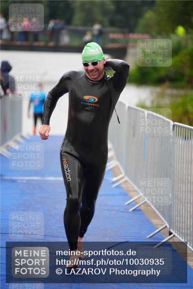30.08.2026 - Elbe Triathlon Hamburg LAZAROV Photography http://msf.ph/oto/10030935 30.08.2026 08:30:59 Schwimmen 201, 211 meine-sportfotos.de