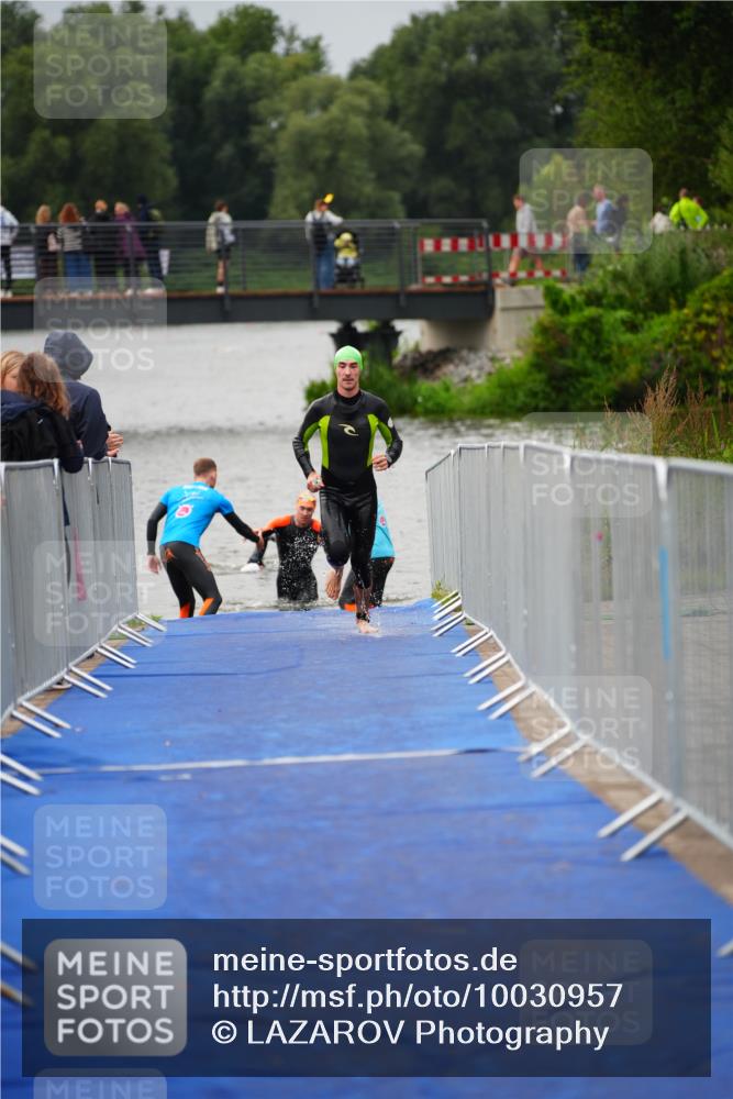 30.08.2026 - Elbe Triathlon Hamburg LAZAROV Photography http://msf.ph/oto/10030957 30.08.2026 08:32:08 Schwimmen  meine-sportfotos.de