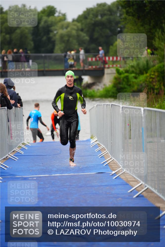 30.08.2026 - Elbe Triathlon Hamburg LAZAROV Photography http://msf.ph/oto/10030974 30.08.2026 08:32:10 Schwimmen 196 meine-sportfotos.de