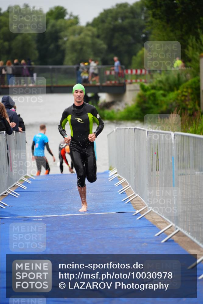 30.08.2026 - Elbe Triathlon Hamburg LAZAROV Photography http://msf.ph/oto/10030978 30.08.2026 08:32:10 Schwimmen 196 meine-sportfotos.de
