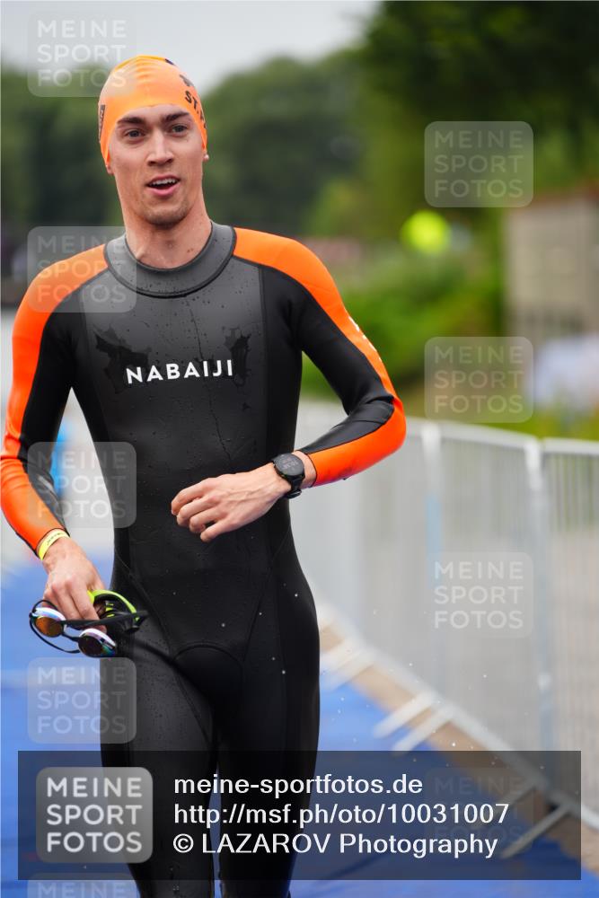 30.08.2026 - Elbe Triathlon Hamburg LAZAROV Photography http://msf.ph/oto/10031007 30.08.2026 08:32:23 Schwimmen 196, 220, 231 meine-sportfotos.de