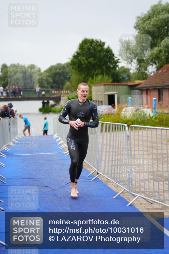 30.08.2026 - Elbe Triathlon Hamburg LAZAROV Photography http://msf.ph/oto/10031016 30.08.2026 08:32:26 Schwimmen 196, 220, 231 meine-sportfotos.de
