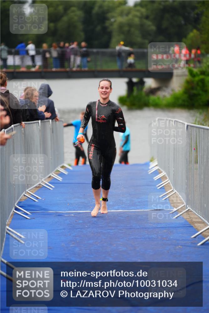 30.08.2026 - Elbe Triathlon Hamburg LAZAROV Photography http://msf.ph/oto/10031034 30.08.2026 08:33:04 Schwimmen 390 meine-sportfotos.de