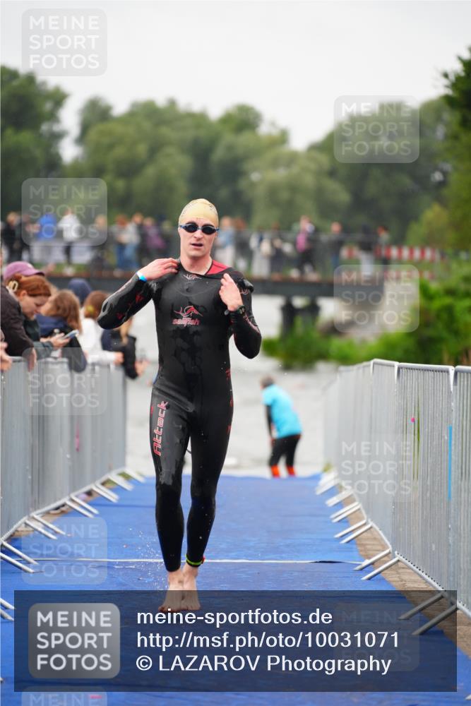 30.08.2026 - Elbe Triathlon Hamburg LAZAROV Photography http://msf.ph/oto/10031071 30.08.2026 08:34:46 Schwimmen 309 meine-sportfotos.de