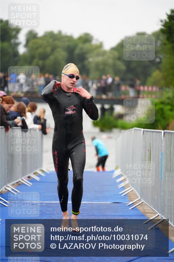 30.08.2026 - Elbe Triathlon Hamburg LAZAROV Photography http://msf.ph/oto/10031074 30.08.2026 08:34:46 Schwimmen 309 meine-sportfotos.de