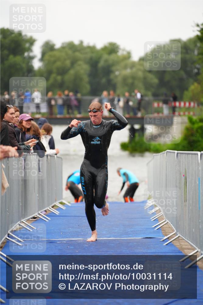 30.08.2026 - Elbe Triathlon Hamburg LAZAROV Photography http://msf.ph/oto/10031114 30.08.2026 08:35:04 Schwimmen 322, 368 meine-sportfotos.de
