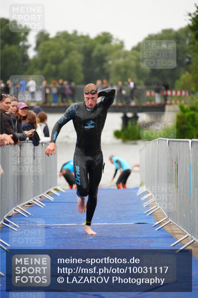 30.08.2026 - Elbe Triathlon Hamburg LAZAROV Photography http://msf.ph/oto/10031117 30.08.2026 08:35:05 Schwimmen 322, 368 meine-sportfotos.de