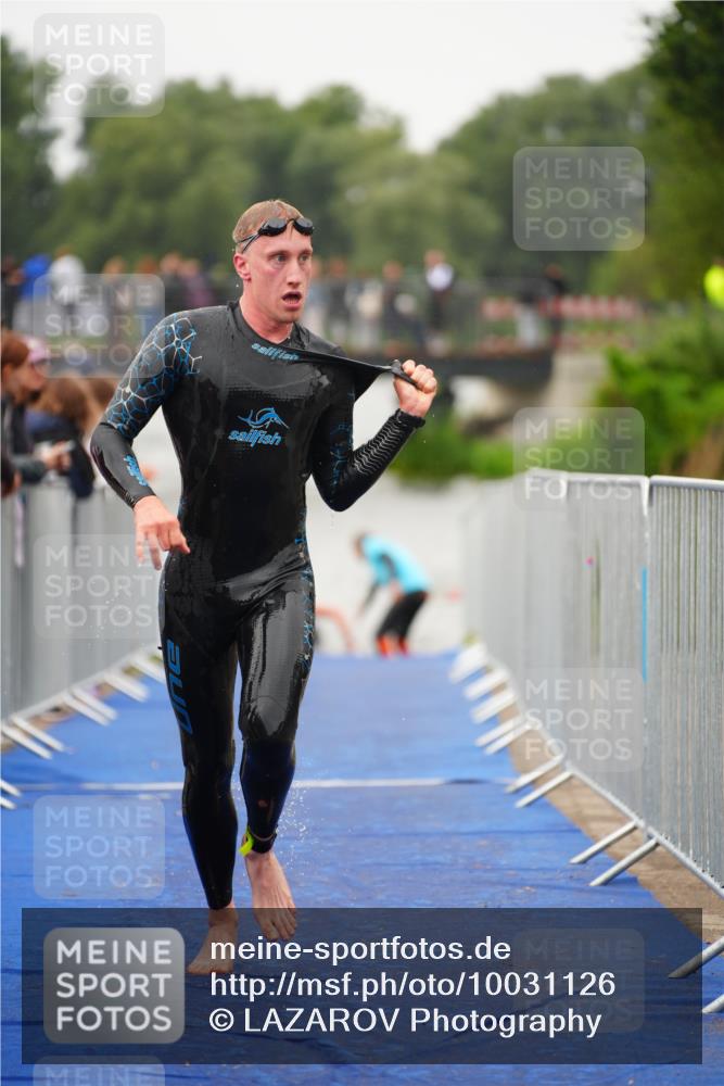 30.08.2026 - Elbe Triathlon Hamburg LAZAROV Photography http://msf.ph/oto/10031126 30.08.2026 08:35:06 Schwimmen 322, 368 meine-sportfotos.de
