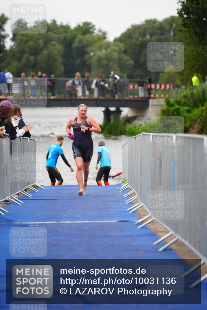 30.08.2026 - Elbe Triathlon Hamburg LAZAROV Photography http://msf.ph/oto/10031136 30.08.2026 08:35:11 Schwimmen 322, 368 meine-sportfotos.de