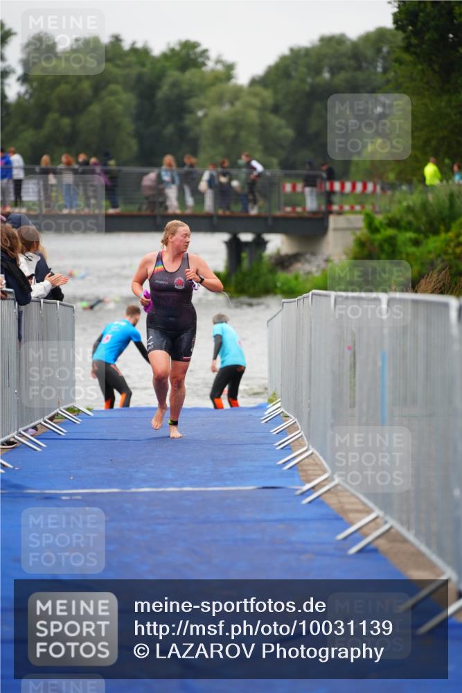 30.08.2026 - Elbe Triathlon Hamburg LAZAROV Photography http://msf.ph/oto/10031139 30.08.2026 08:35:12 Schwimmen 322, 334, 368 meine-sportfotos.de