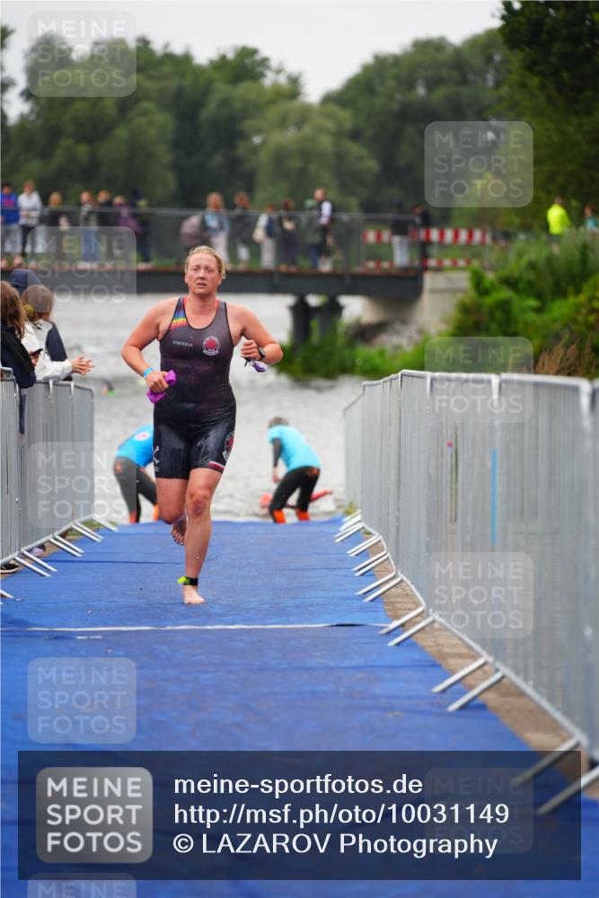 30.08.2026 - Elbe Triathlon Hamburg LAZAROV Photography http://msf.ph/oto/10031149 30.08.2026 08:35:13 Schwimmen 322, 334, 368 meine-sportfotos.de