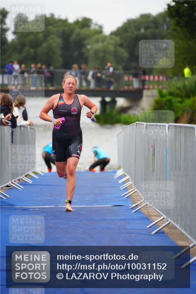 30.08.2026 - Elbe Triathlon Hamburg LAZAROV Photography http://msf.ph/oto/10031152 30.08.2026 08:35:13 Schwimmen 322, 334, 368 meine-sportfotos.de