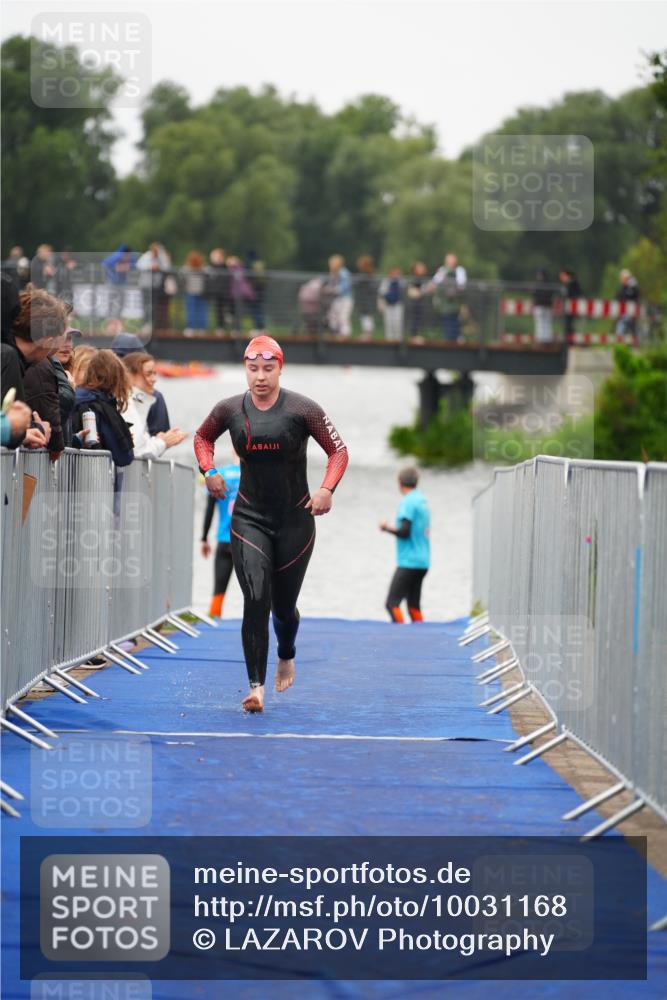 30.08.2026 - Elbe Triathlon Hamburg LAZAROV Photography http://msf.ph/oto/10031168 30.08.2026 08:35:24 Schwimmen 334, 357 meine-sportfotos.de