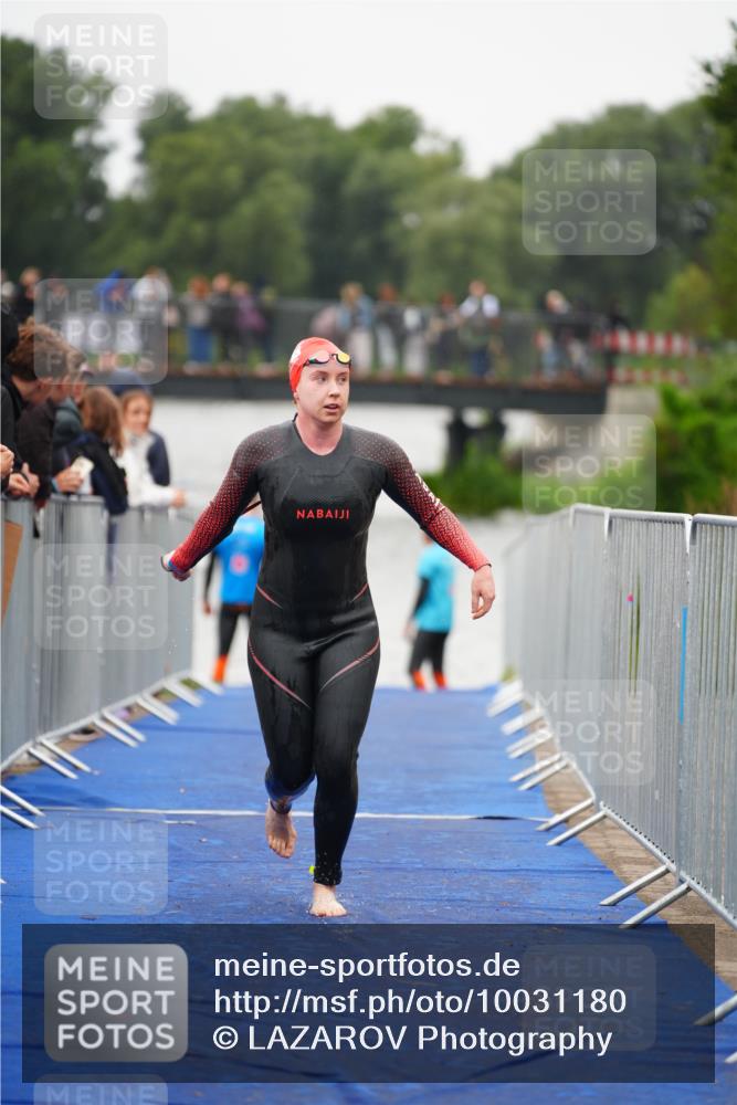 30.08.2026 - Elbe Triathlon Hamburg LAZAROV Photography http://msf.ph/oto/10031180 30.08.2026 08:35:25 Schwimmen 334, 357 meine-sportfotos.de