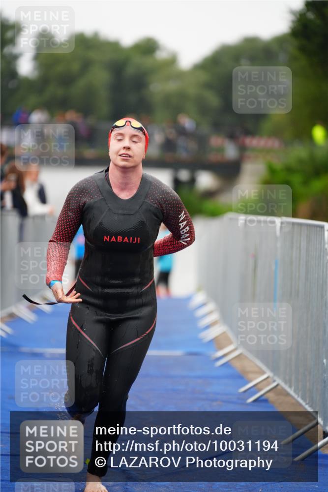 30.08.2026 - Elbe Triathlon Hamburg LAZAROV Photography http://msf.ph/oto/10031194 30.08.2026 08:35:27 Schwimmen 334, 357 meine-sportfotos.de