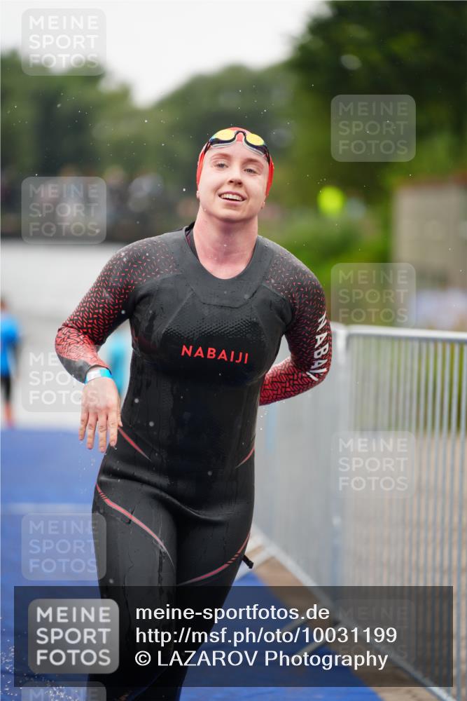30.08.2026 - Elbe Triathlon Hamburg LAZAROV Photography http://msf.ph/oto/10031199 30.08.2026 08:35:27 Schwimmen 334, 357 meine-sportfotos.de