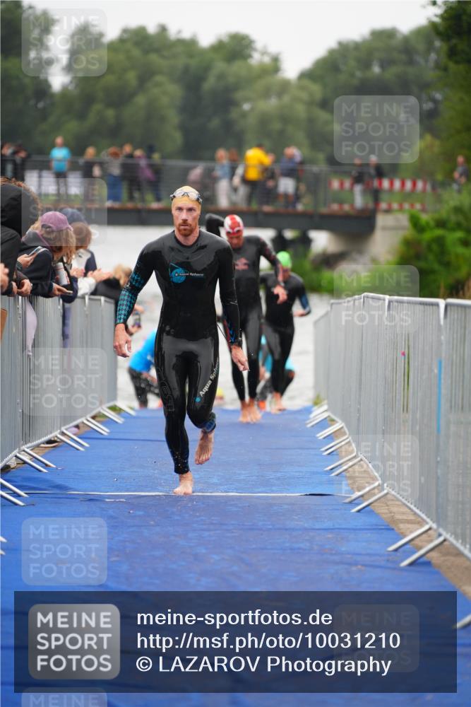30.08.2026 - Elbe Triathlon Hamburg LAZAROV Photography http://msf.ph/oto/10031210 30.08.2026 08:35:56 Schwimmen 312 meine-sportfotos.de