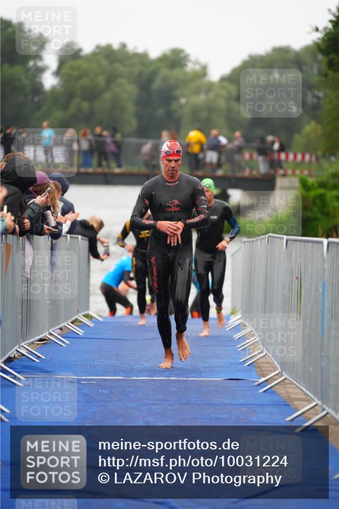30.08.2026 - Elbe Triathlon Hamburg LAZAROV Photography http://msf.ph/oto/10031224 30.08.2026 08:35:59 Schwimmen 254, 280, 312 meine-sportfotos.de
