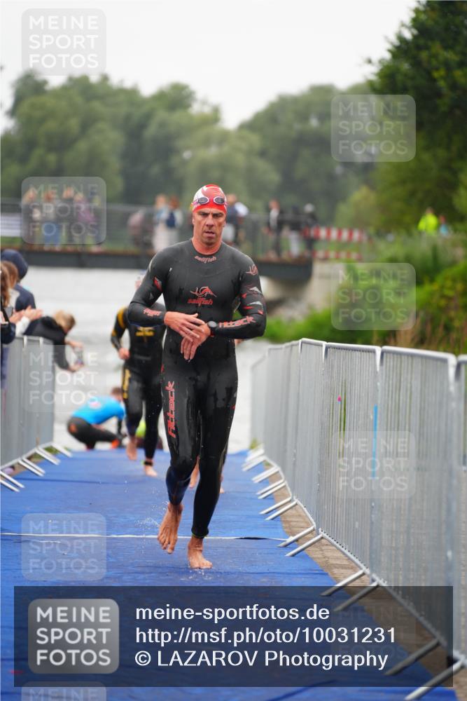 30.08.2026 - Elbe Triathlon Hamburg LAZAROV Photography http://msf.ph/oto/10031231 30.08.2026 08:36:00 Schwimmen 254, 280, 312 meine-sportfotos.de