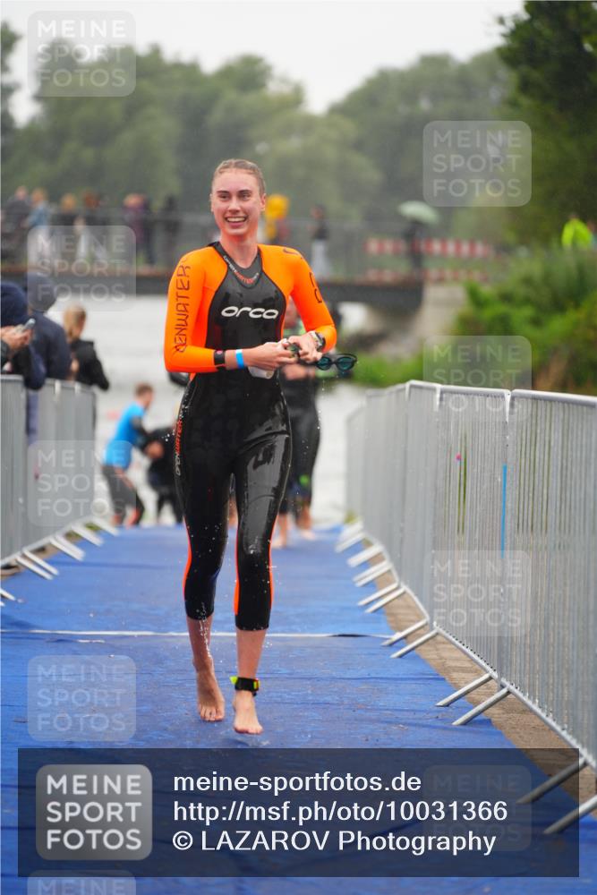 30.08.2026 - Elbe Triathlon Hamburg LAZAROV Photography http://msf.ph/oto/10031366 30.08.2026 08:36:35 Schwimmen 360, 388 meine-sportfotos.de