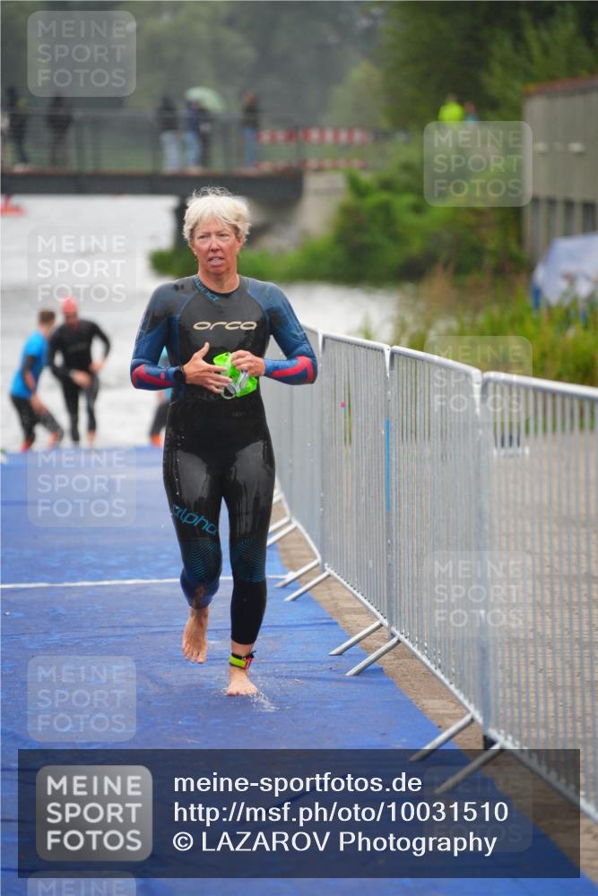 30.08.2026 - Elbe Triathlon Hamburg LAZAROV Photography http://msf.ph/oto/10031510 30.08.2026 08:37:08 Schwimmen 272, 349, 372 meine-sportfotos.de